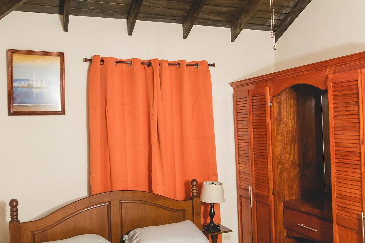 Frontline Apartments كرايست تشيرش