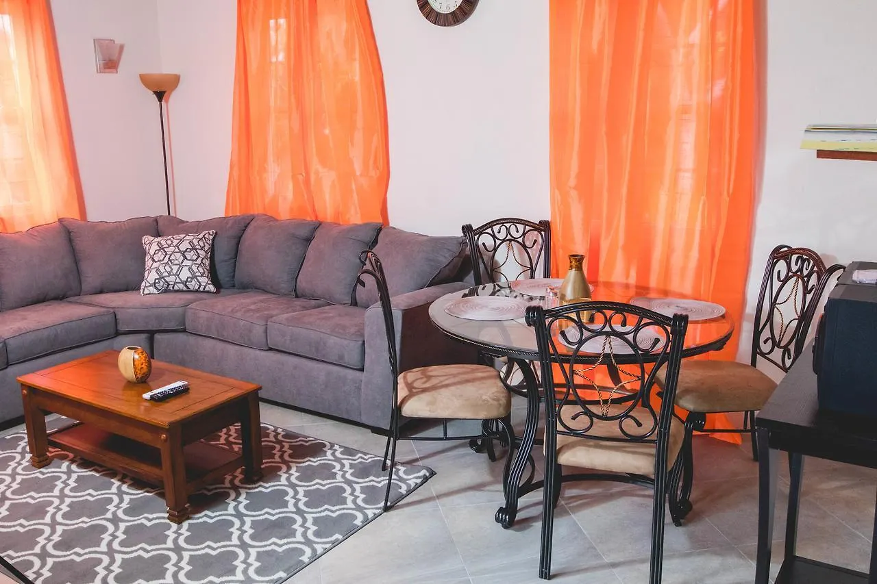 Frontline Apartments كرايست تشيرش بربادوس